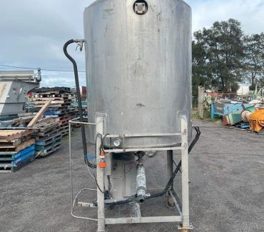 SS Jacketed Tank with Heating and Agitator