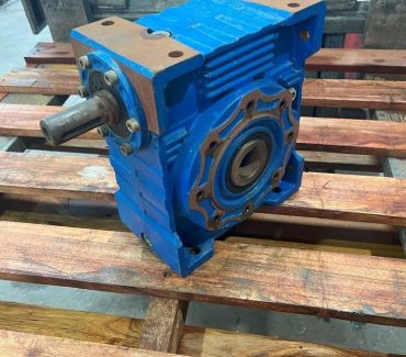 Worm Gearbox (Ratio 7.5:1)