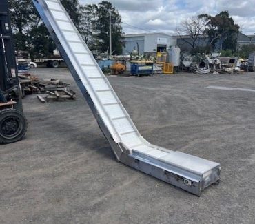 Cleated Food Grade Conveyor
