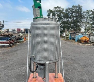 Jacketed Mixing Tank