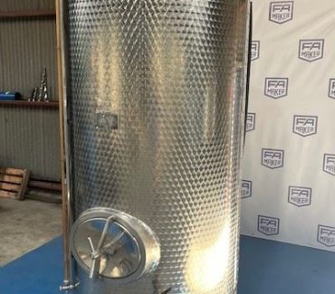 Stainless steel tank